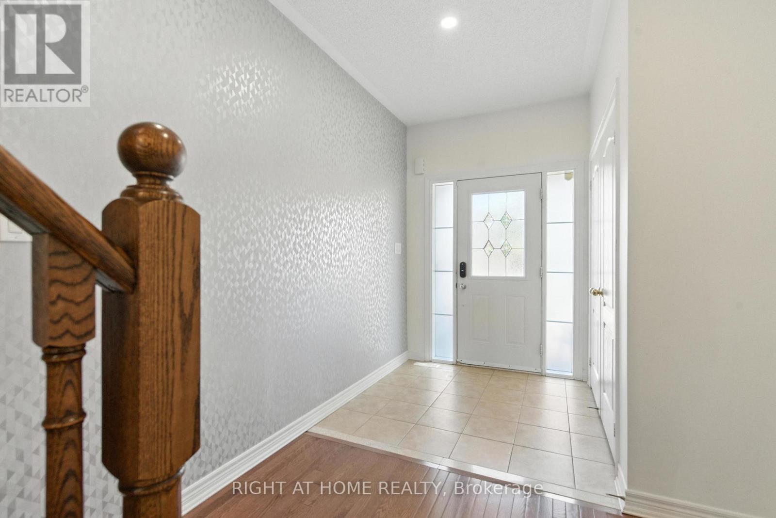 215 Canada Drive, Vaughan, Ontario  L4H 0K2 - Photo 4 - N12424159