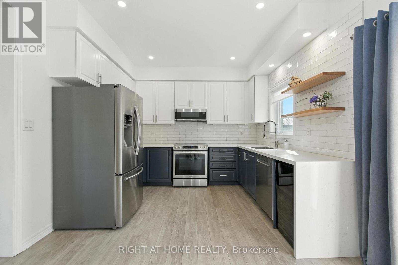 215 Canada Drive, Vaughan, Ontario  L4H 0K2 - Photo 9 - N12424159