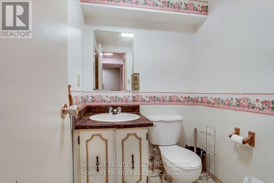 5 Penwick Crescent, Richmond Hill (North Richvale), Ontario  L4C 5B3 - Photo 2 - N12424234
