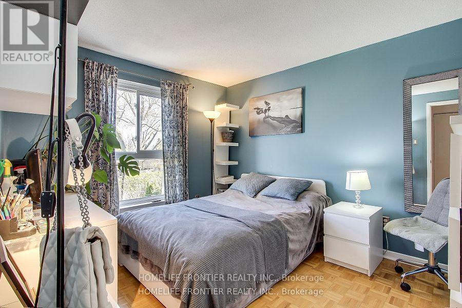5 Penwick Crescent, Richmond Hill (North Richvale), Ontario  L4C 5B3 - Photo 5 - N12424234