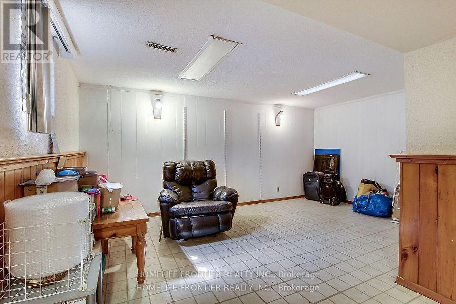 5 Penwick Crescent, Richmond Hill (North Richvale), Ontario  L4C 5B3 - Photo 8 - N12424234