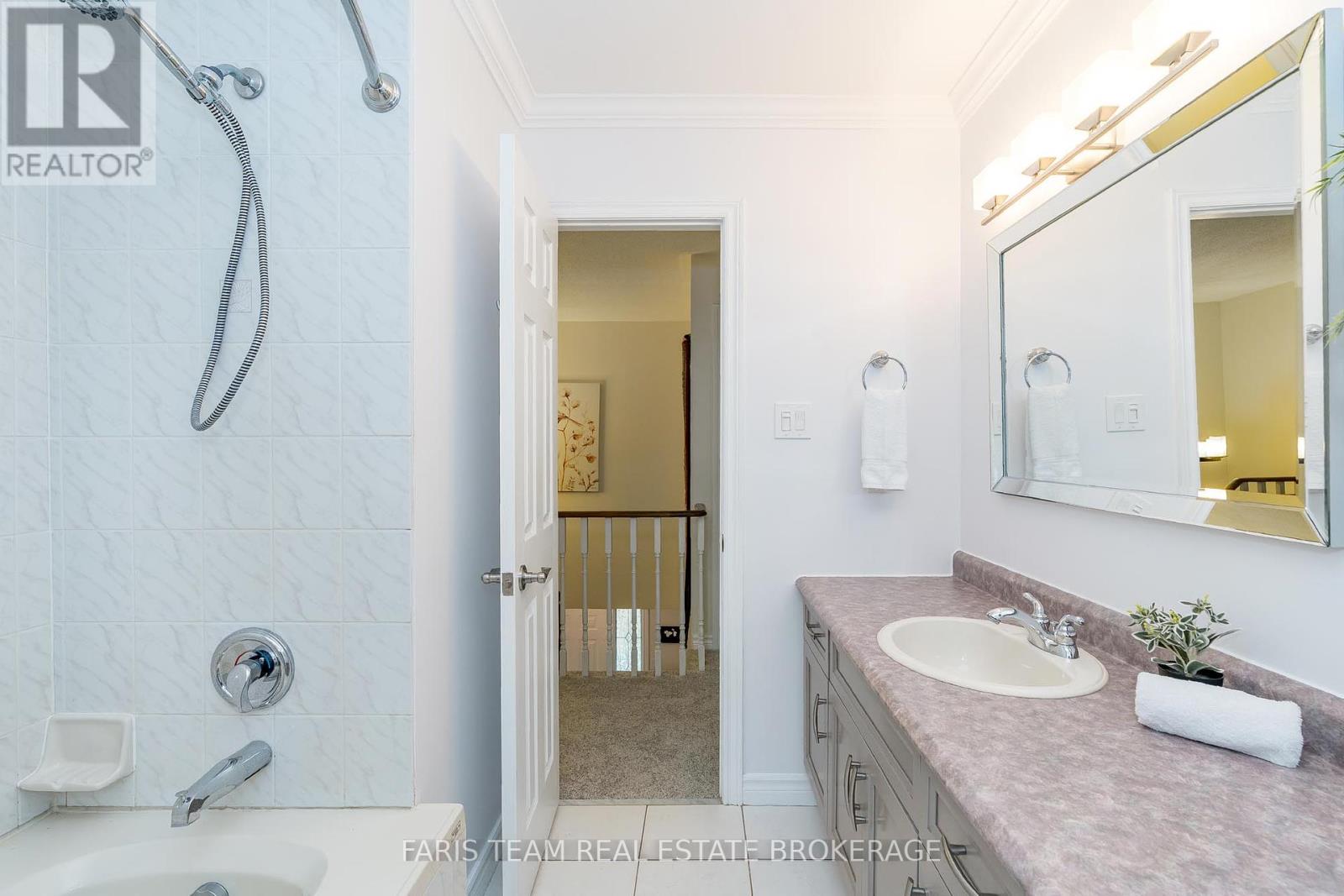 33 Willow Landing Road, Springwater (Midhurst), Ontario  L9X 0R2 - Photo 28 - S12424188