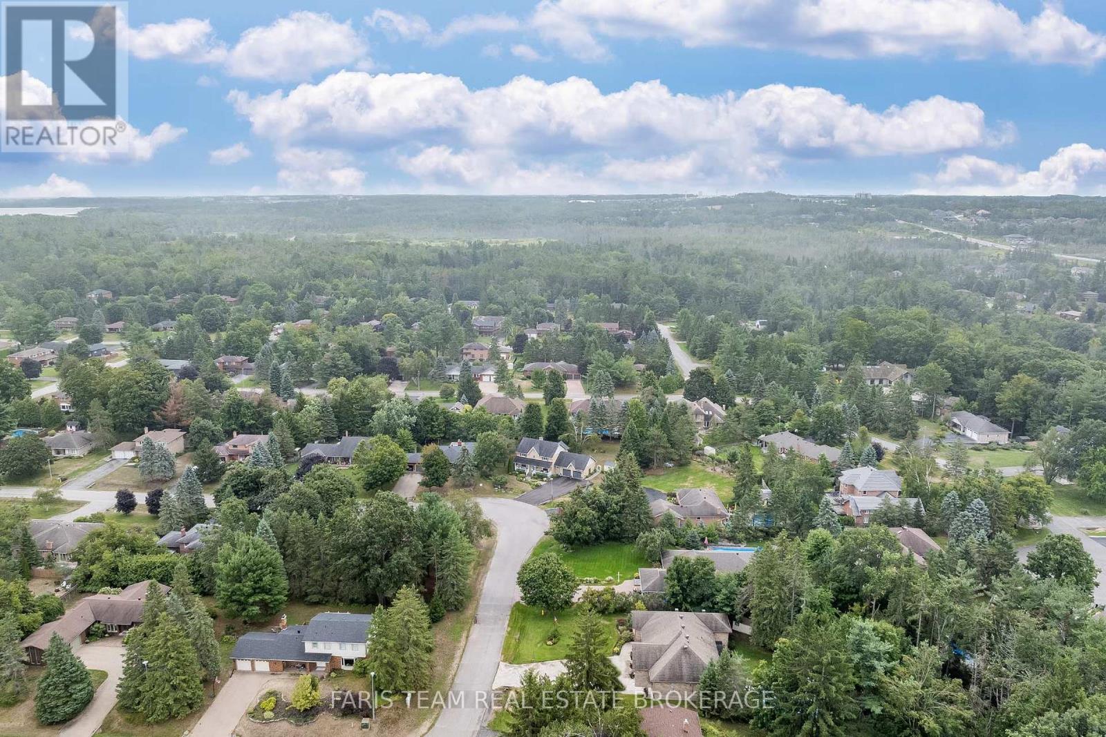 33 Willow Landing Road, Springwater (Midhurst), Ontario  L9X 0R2 - Photo 44 - S12424188