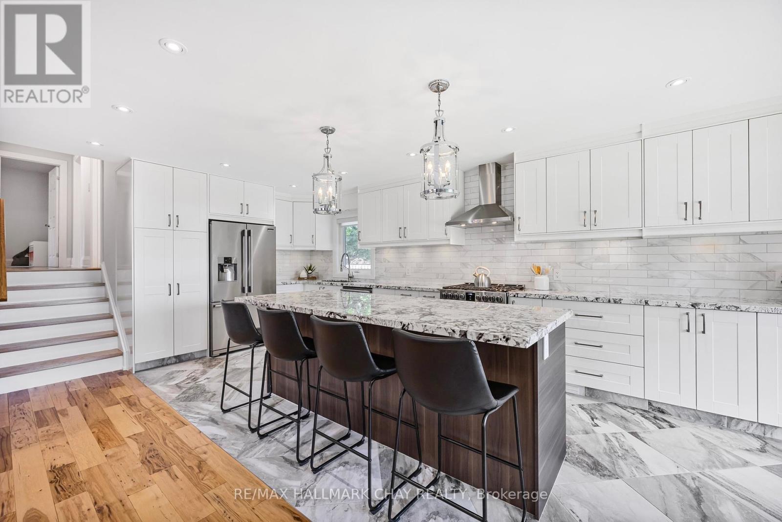 51 Springhome Road, Barrie (Allandale Heights), Ontario  L4N 2W6 - Photo 5 - S12424214