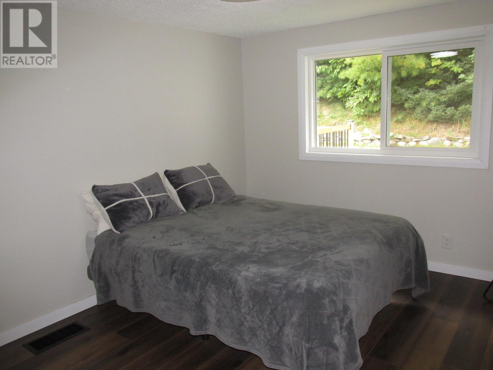 36 Hergott Ave, Elliot Lake, Ontario  P5A 3A8 - Photo 7 - SM252622