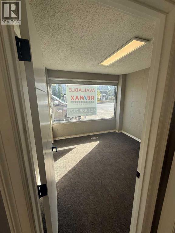 5912 54 Avenue, Red Deer, Alberta  T4N 4M7 - Photo 4 - A2247930