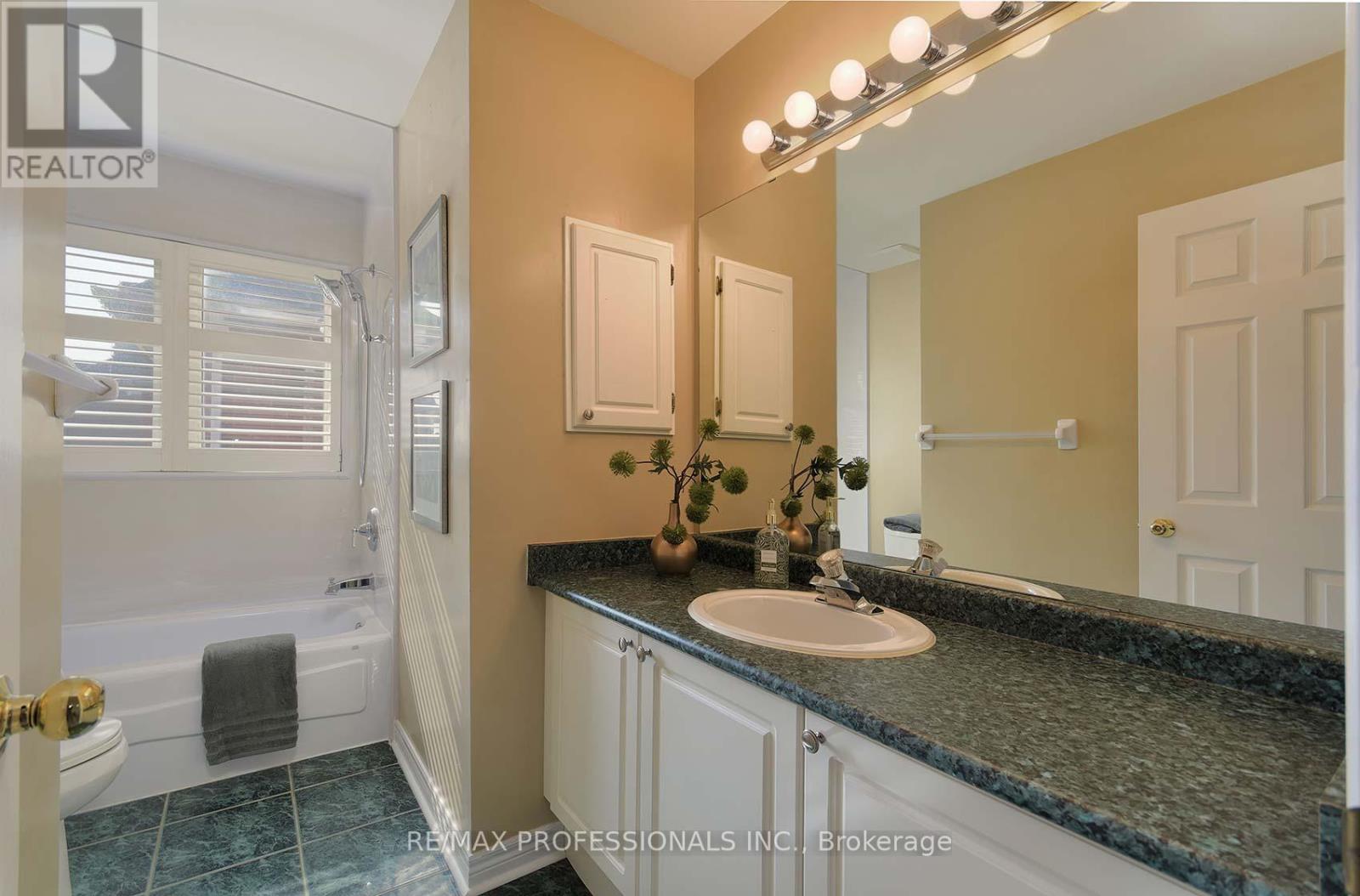 5119 Forestwalk Circle, Mississauga, Ontario  L4Z 4A2 - Photo 27 - W12424191