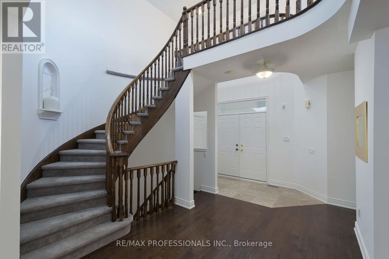 5119 Forestwalk Circle, Mississauga, Ontario  L4Z 4A2 - Photo 5 - W12424191