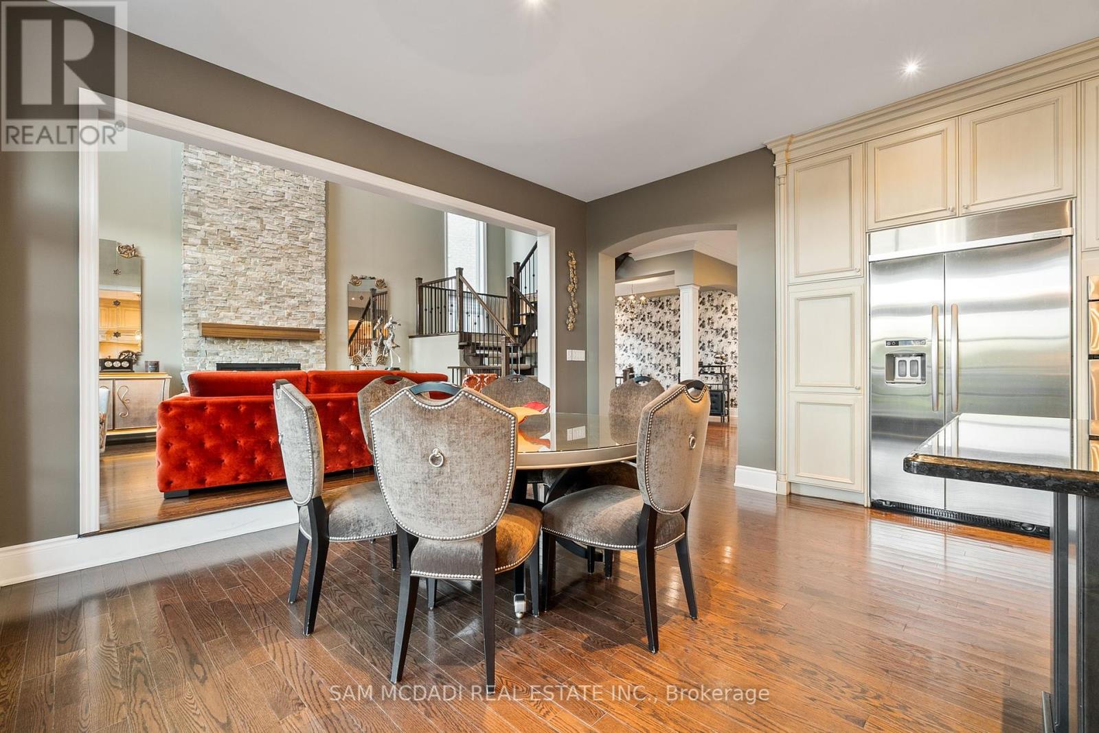 1220 Milna Drive, Oakville, Ontario  L6H 0A8 - Photo 13 - W12424229