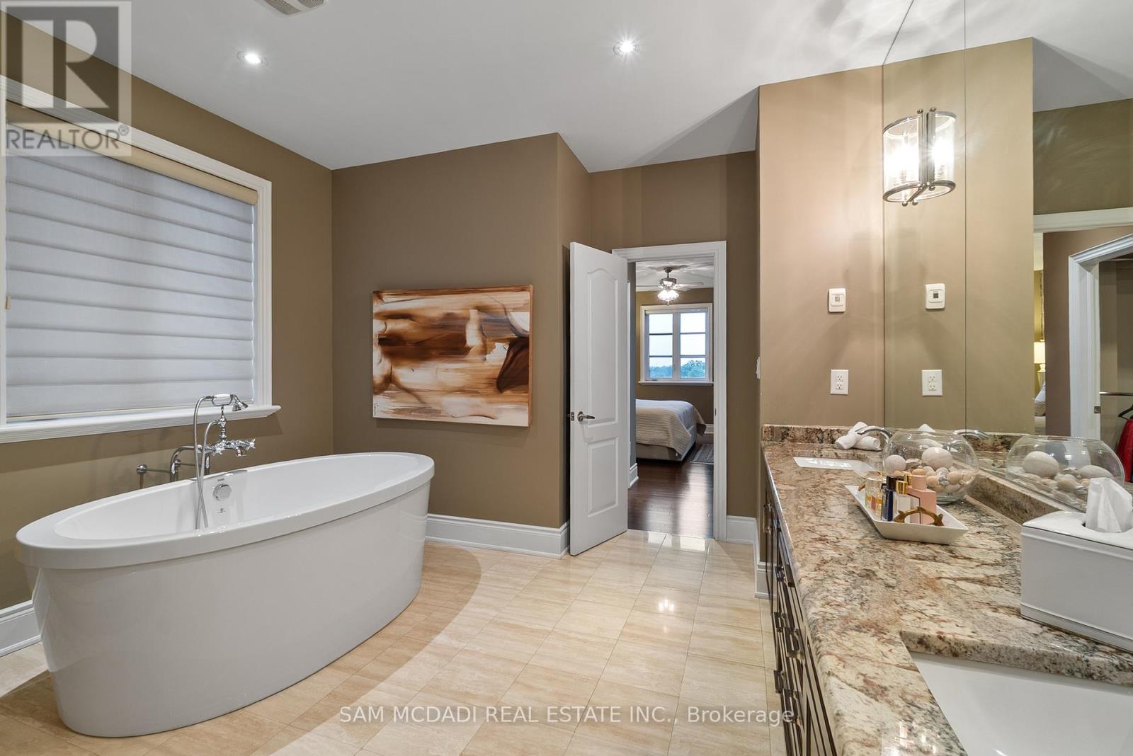 1220 Milna Drive, Oakville, Ontario  L6H 0A8 - Photo 24 - W12424229