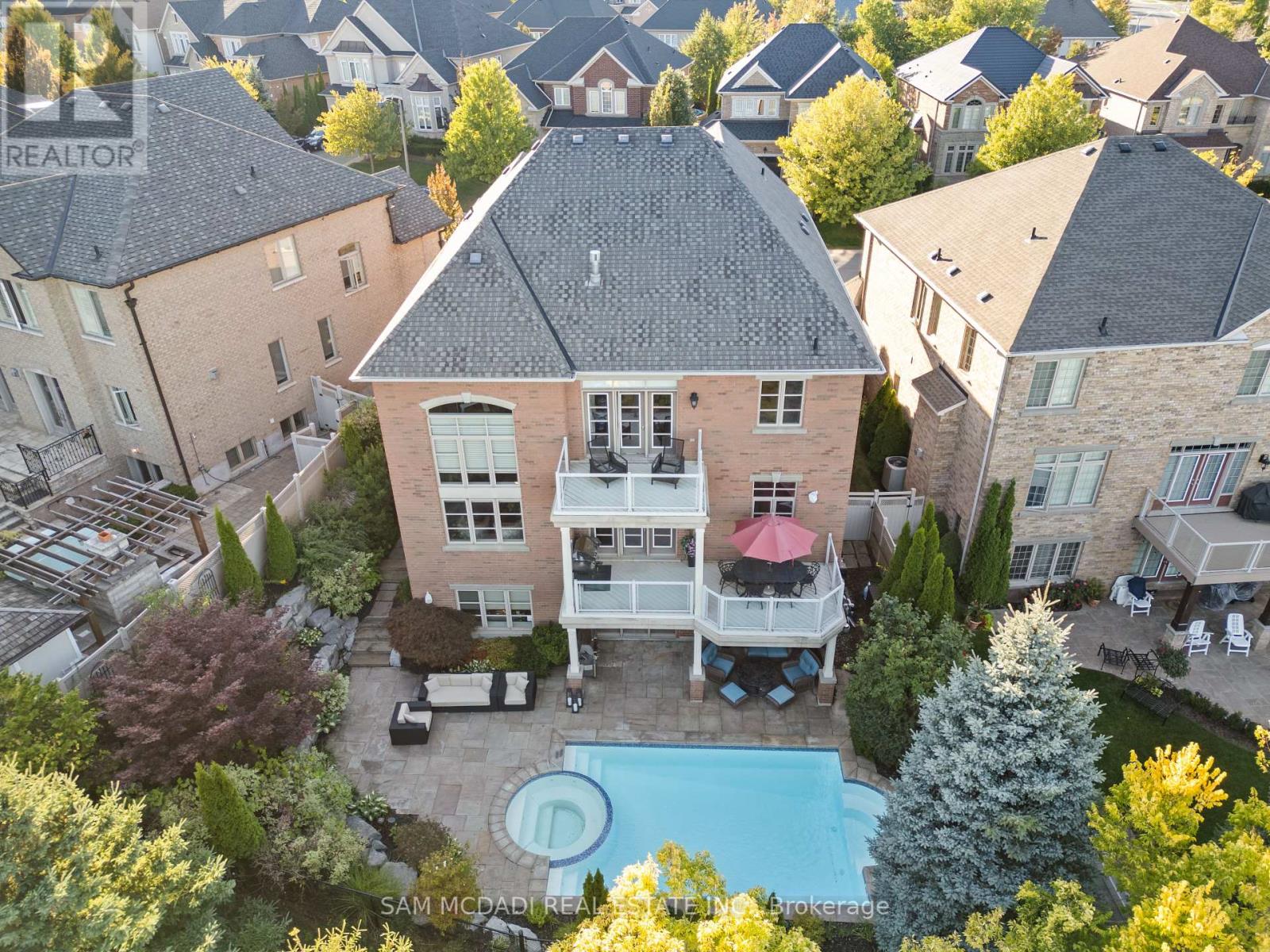 1220 Milna Drive, Oakville, Ontario  L6H 0A8 - Photo 42 - W12424229