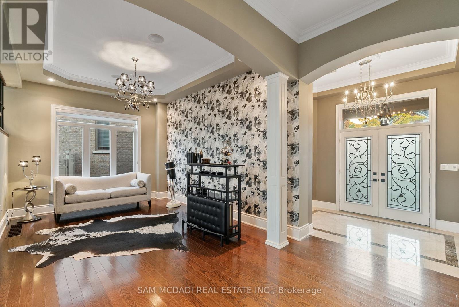 1220 Milna Drive, Oakville, Ontario  L6H 0A8 - Photo 5 - W12424229