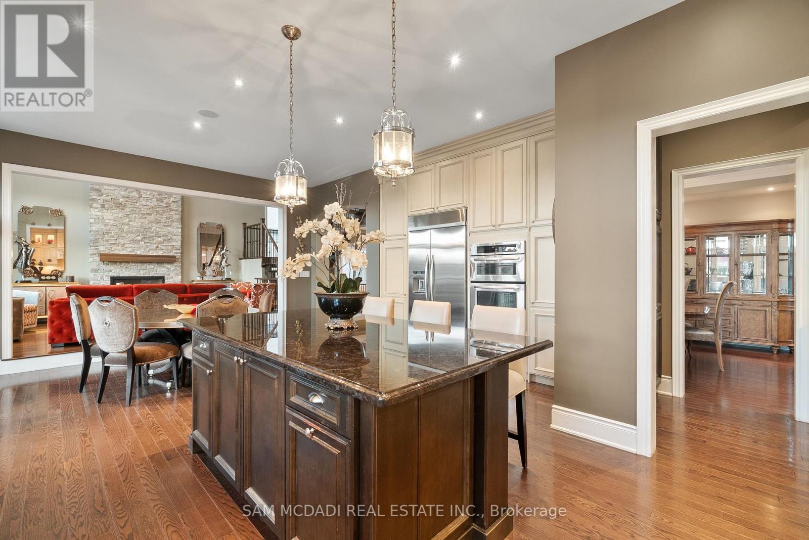 1220 Milna Drive, Oakville, Ontario  L6H 0A8 - Photo 9 - W12424229