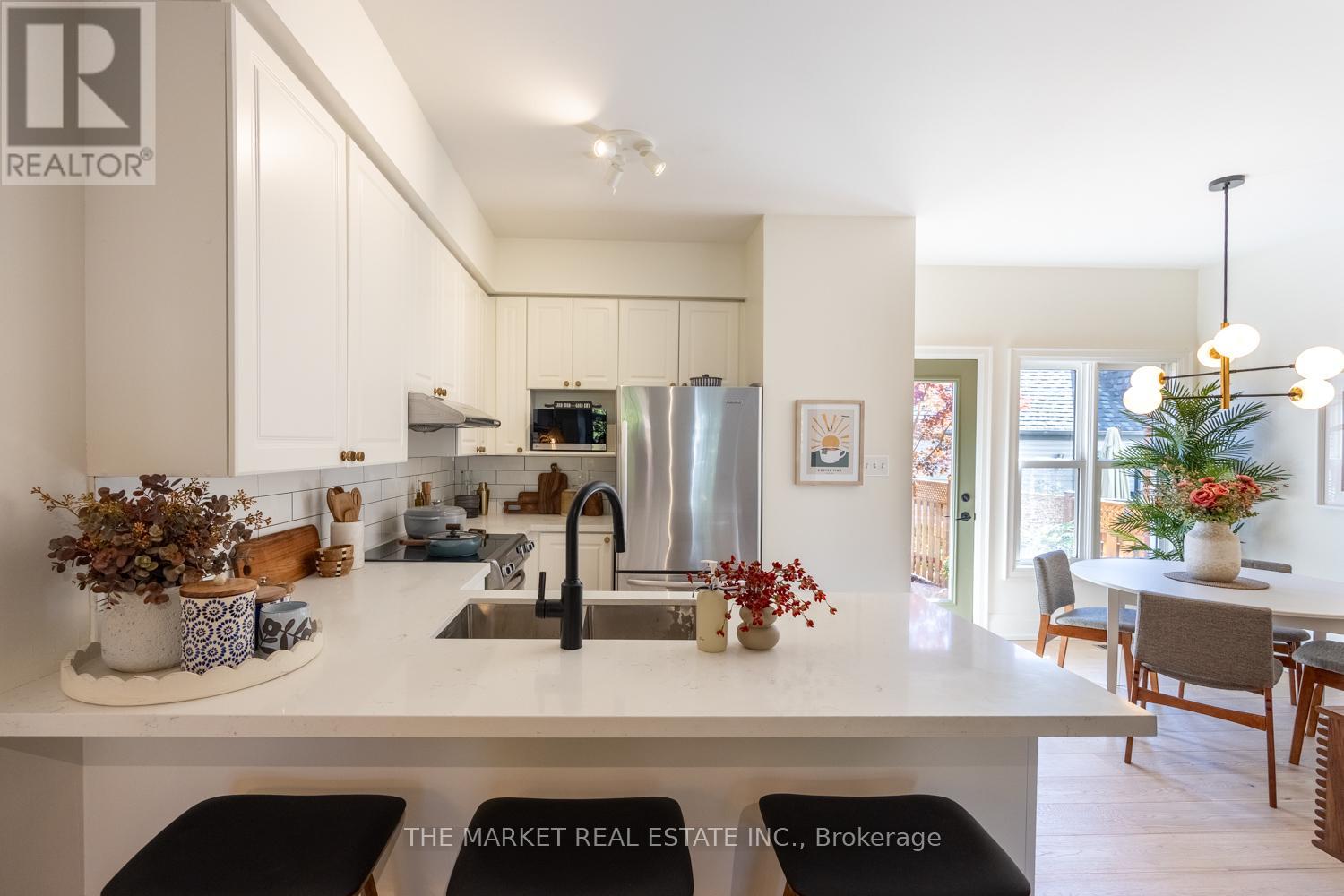 204 Gatwick Drive, Oakville, Ontario  L6H 6M9 - Photo 12 - W12424249