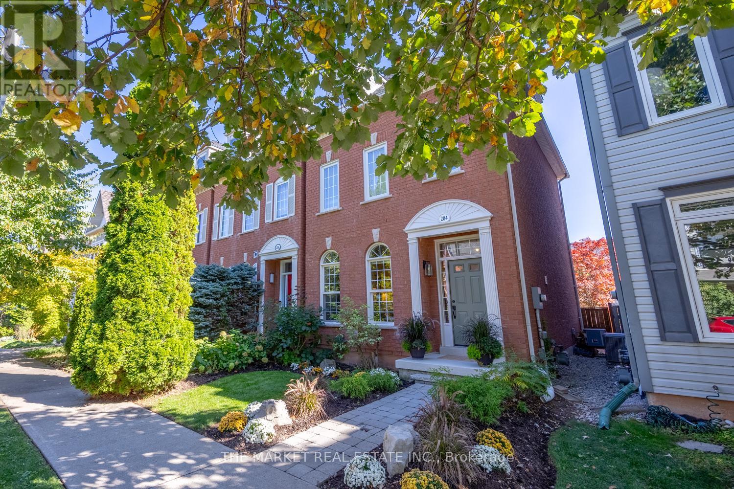 204 Gatwick Drive, Oakville, Ontario  L6H 6M9 - Photo 2 - W12424249