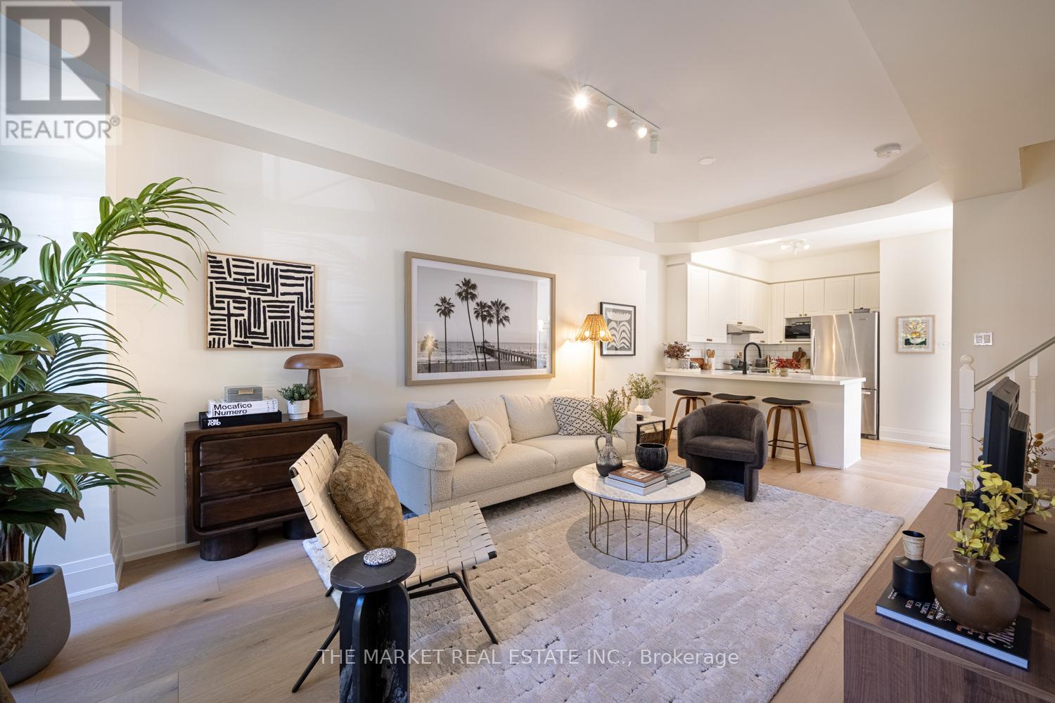 204 Gatwick Drive, Oakville, Ontario  L6H 6M9 - Photo 5 - W12424249