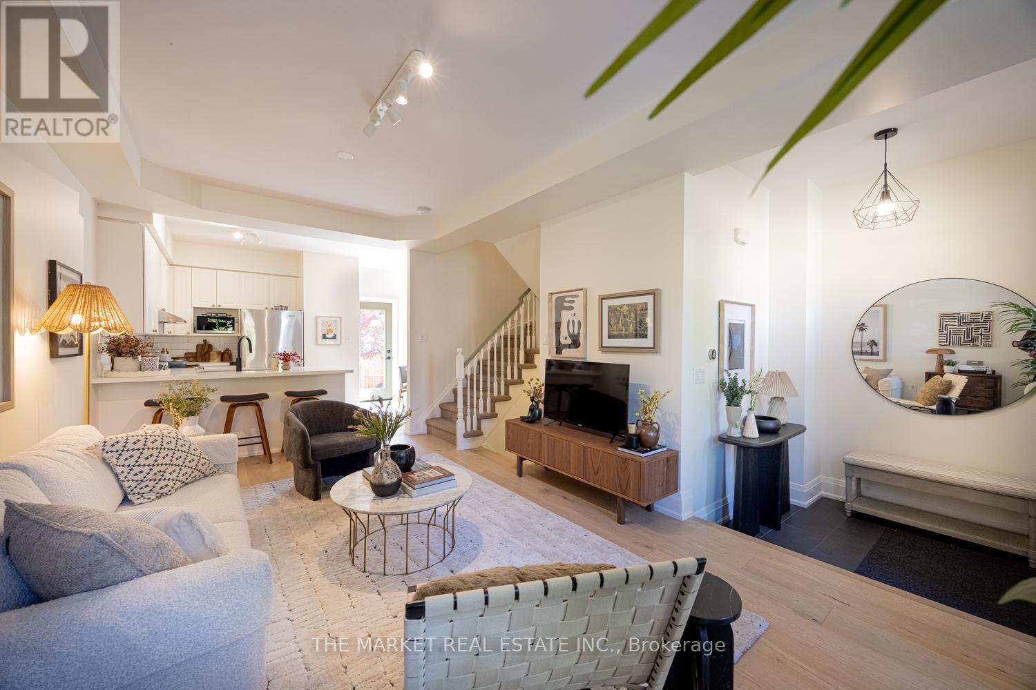 204 Gatwick Drive, Oakville, Ontario  L6H 6M9 - Photo 8 - W12424249