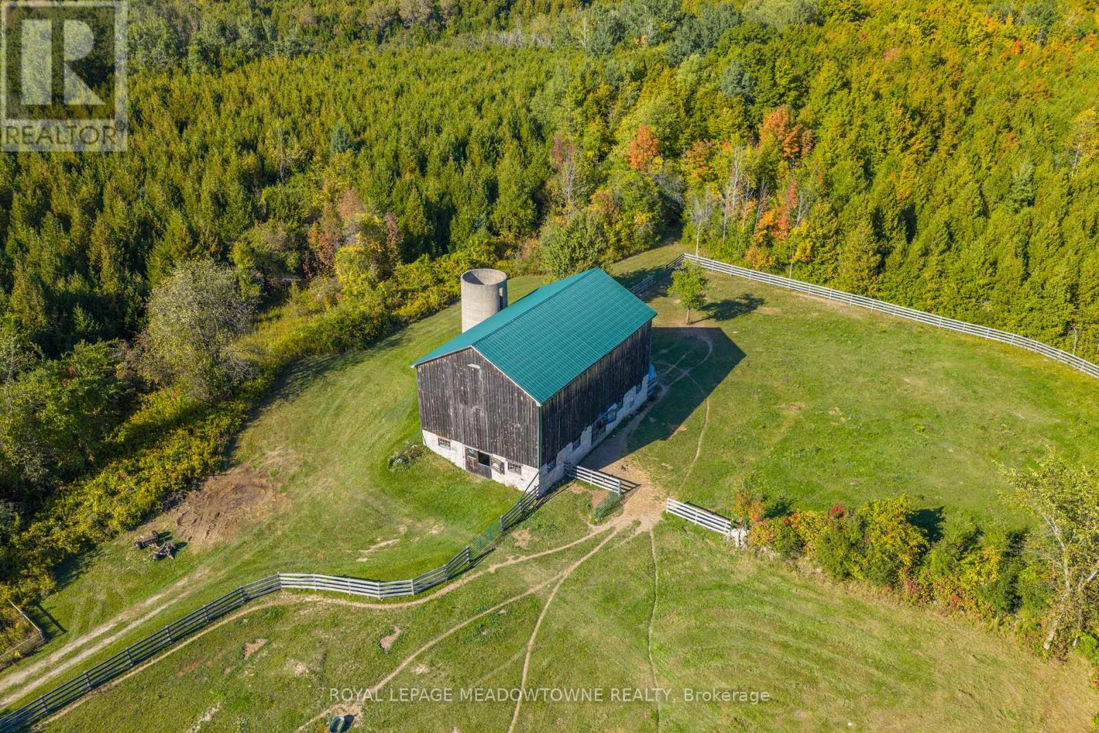 16089 Shaws Creek Road, Caledon, Ontario  L7C 1V9 - Photo 2 - W12424284