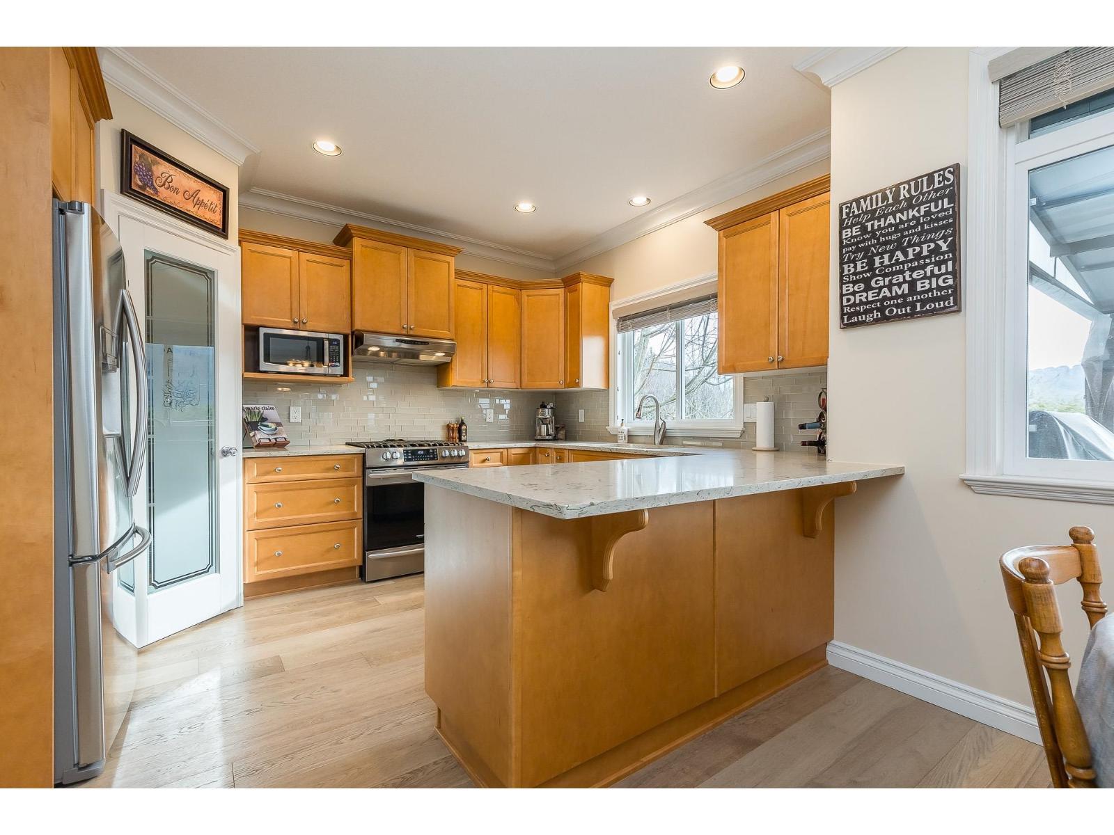 35562 Allison Court, Abbotsford, British Columbia  V3G 3B7 - Photo 3 - R3048628