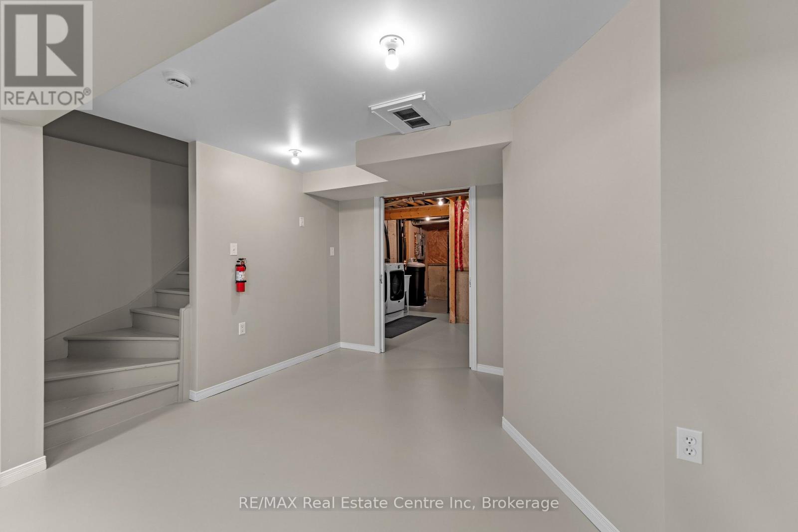 139 Gosling Gardens, Guelph, Ontario  N1G 5E6 - Photo 40 - X12405344