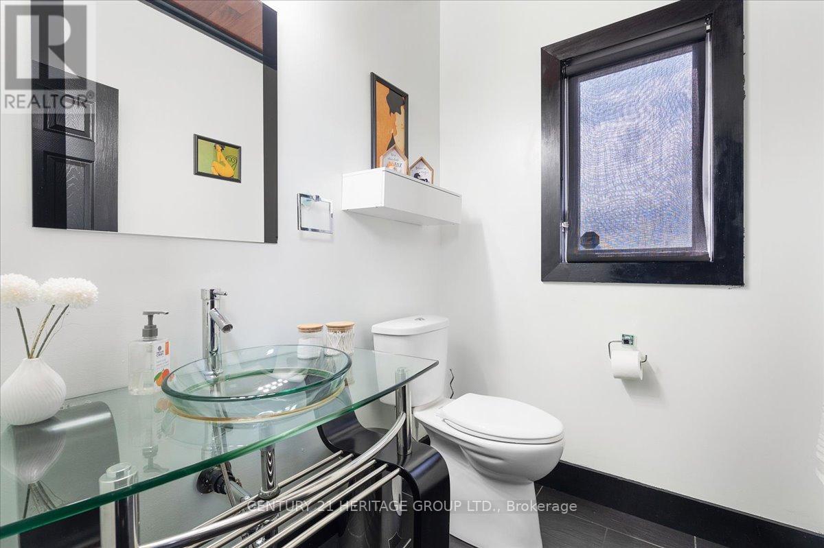 340 Old Mud Street, Hamilton, Ontario  L8J 3Z9 - Photo 17 - X12424146