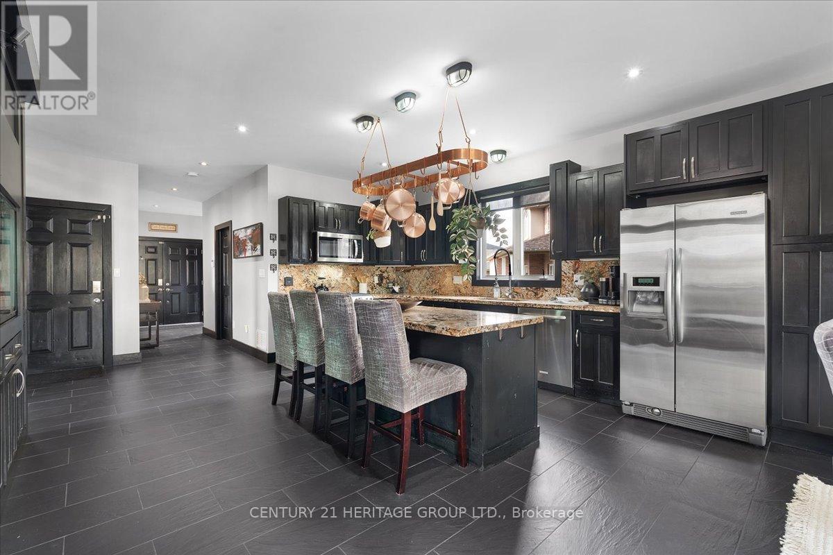 340 Old Mud Street, Hamilton, Ontario  L8J 3Z9 - Photo 8 - X12424146