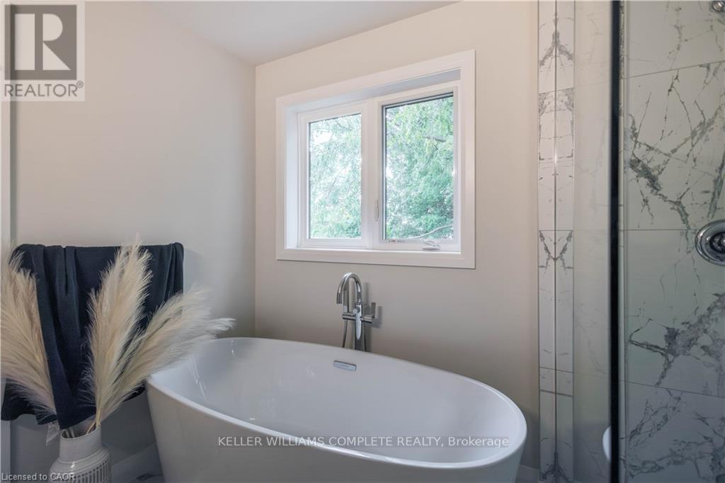 92 Shady Oaks Trail, Hamilton, Ontario  L9B 0K6 - Photo 24 - X12424162