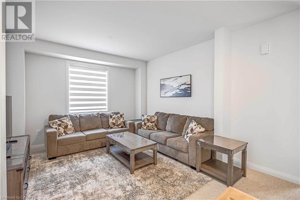 92 Shady Oaks Trail, Hamilton, Ontario  L9B 0K6 - Photo 5 - X12424162