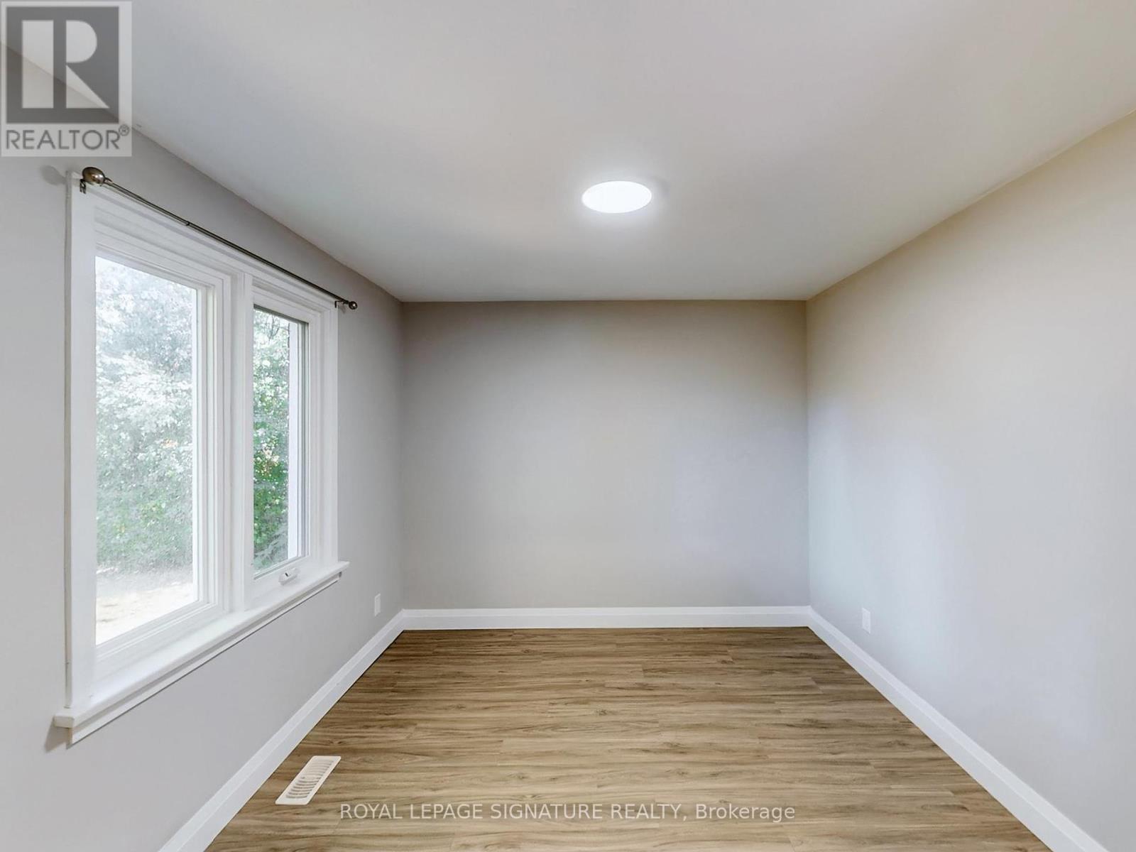22 Sherwood Avenue, Kitchener, Ontario  N2B 1J9 - Photo 13 - X12424207