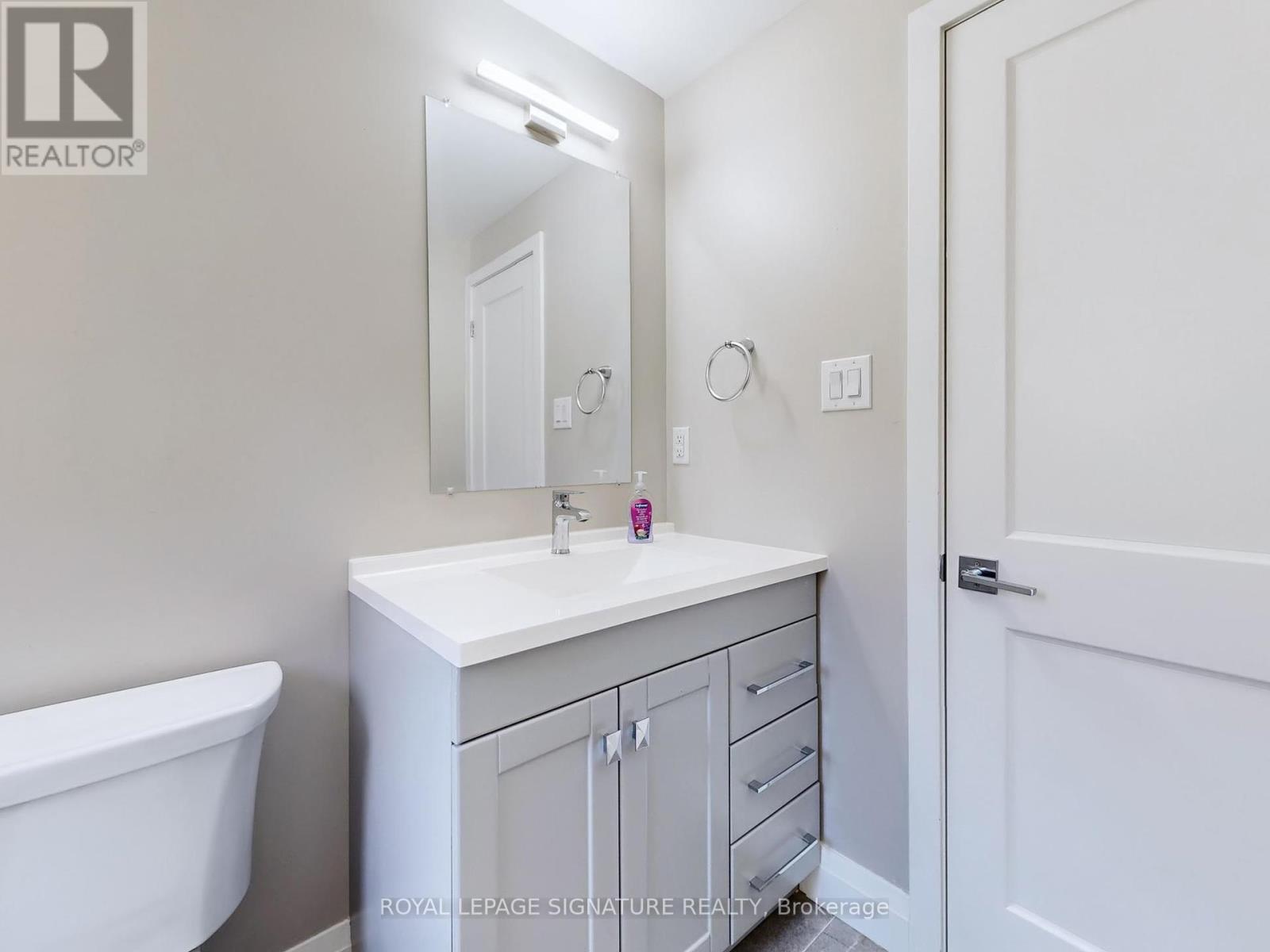 22 Sherwood Avenue, Kitchener, Ontario  N2B 1J9 - Photo 15 - X12424207