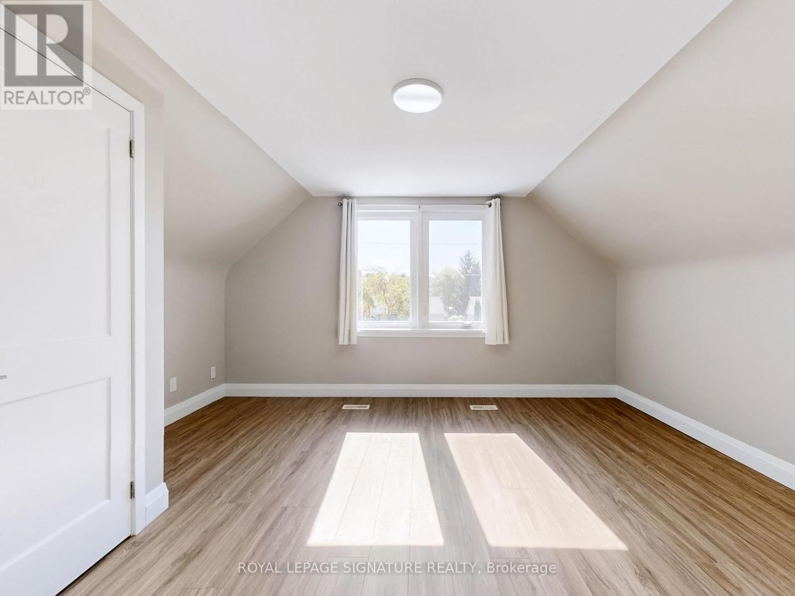 22 Sherwood Avenue, Kitchener, Ontario  N2B 1J9 - Photo 19 - X12424207