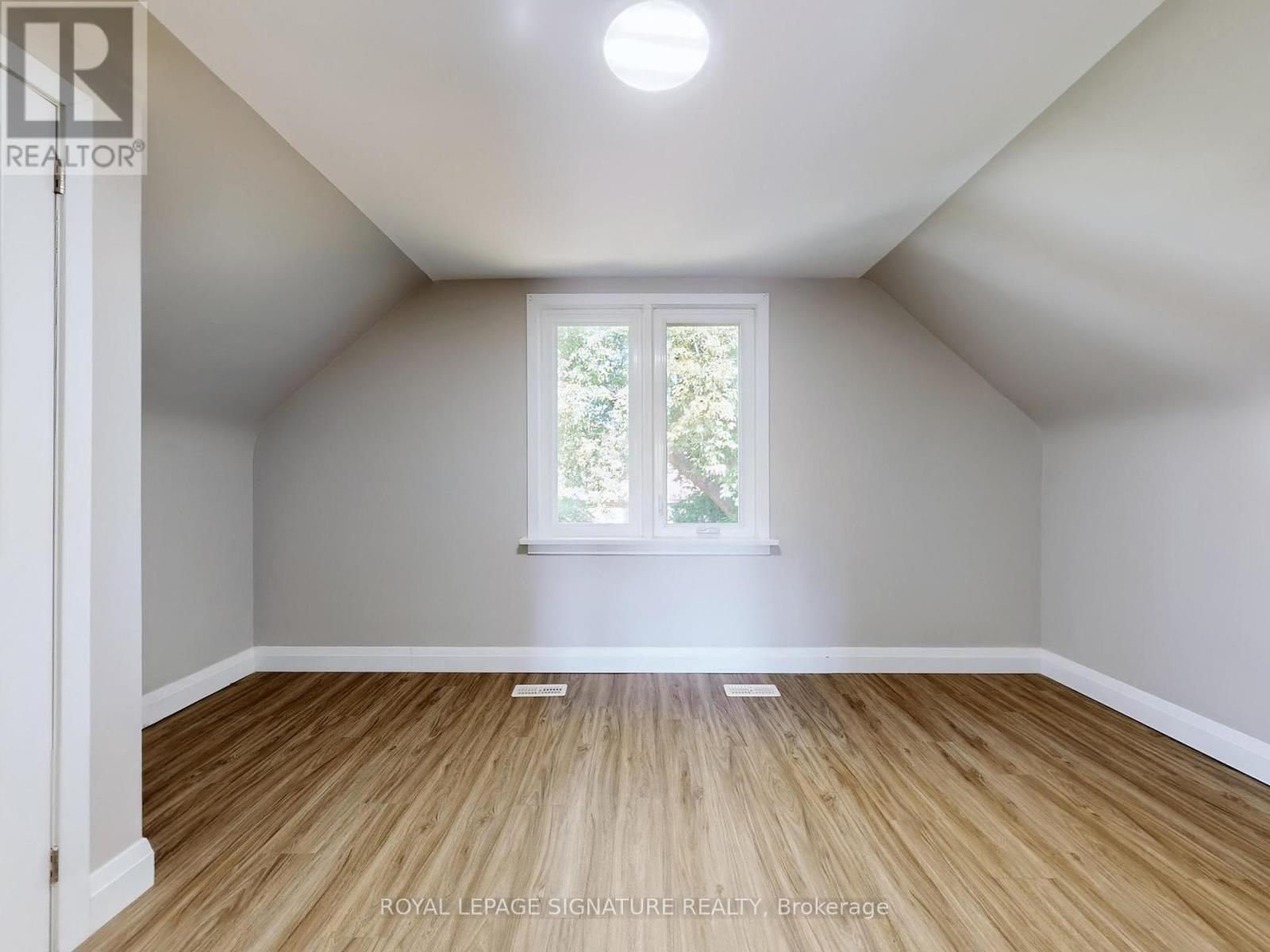 22 Sherwood Avenue, Kitchener, Ontario  N2B 1J9 - Photo 21 - X12424207