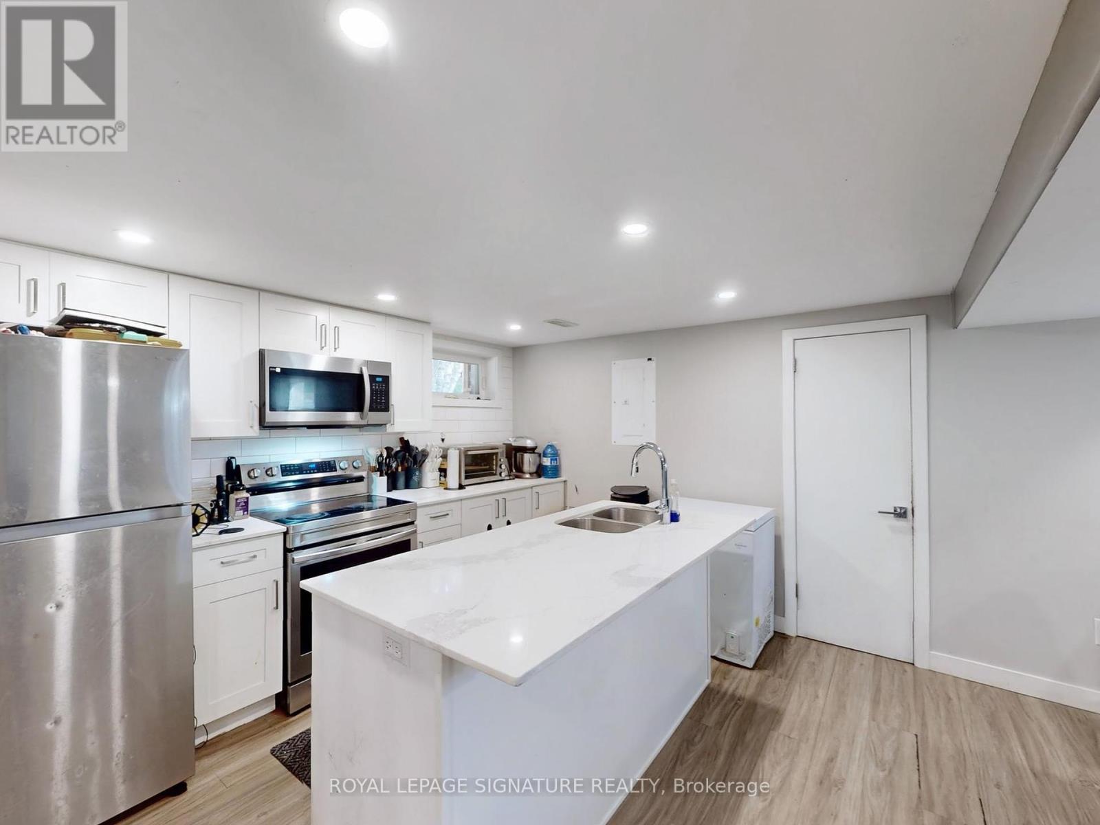 22 Sherwood Avenue, Kitchener, Ontario  N2B 1J9 - Photo 29 - X12424207