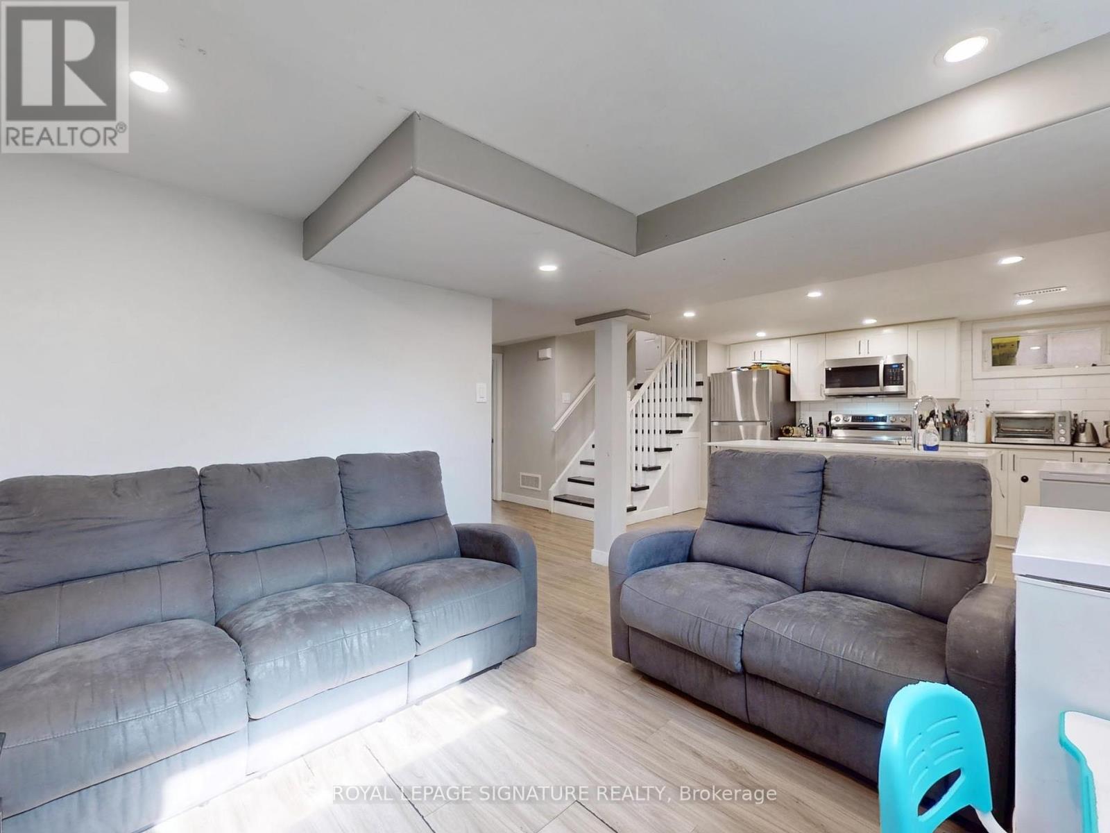 22 Sherwood Avenue, Kitchener, Ontario  N2B 1J9 - Photo 31 - X12424207