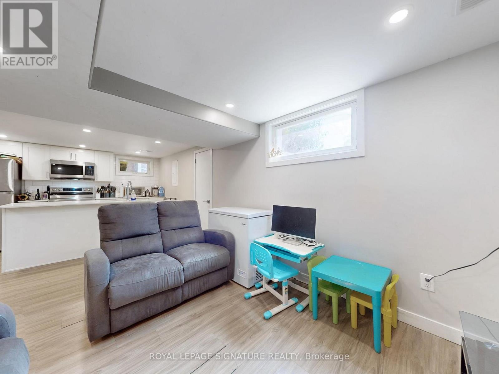 22 Sherwood Avenue, Kitchener, Ontario  N2B 1J9 - Photo 32 - X12424207