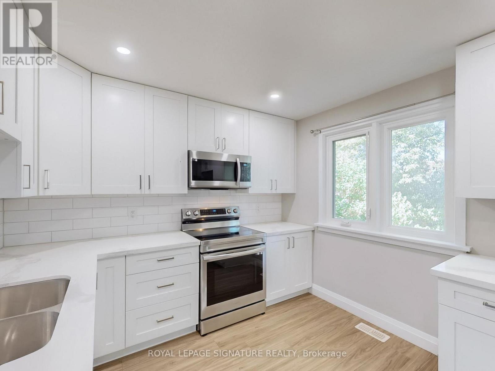 22 Sherwood Avenue, Kitchener, Ontario  N2B 1J9 - Photo 8 - X12424207