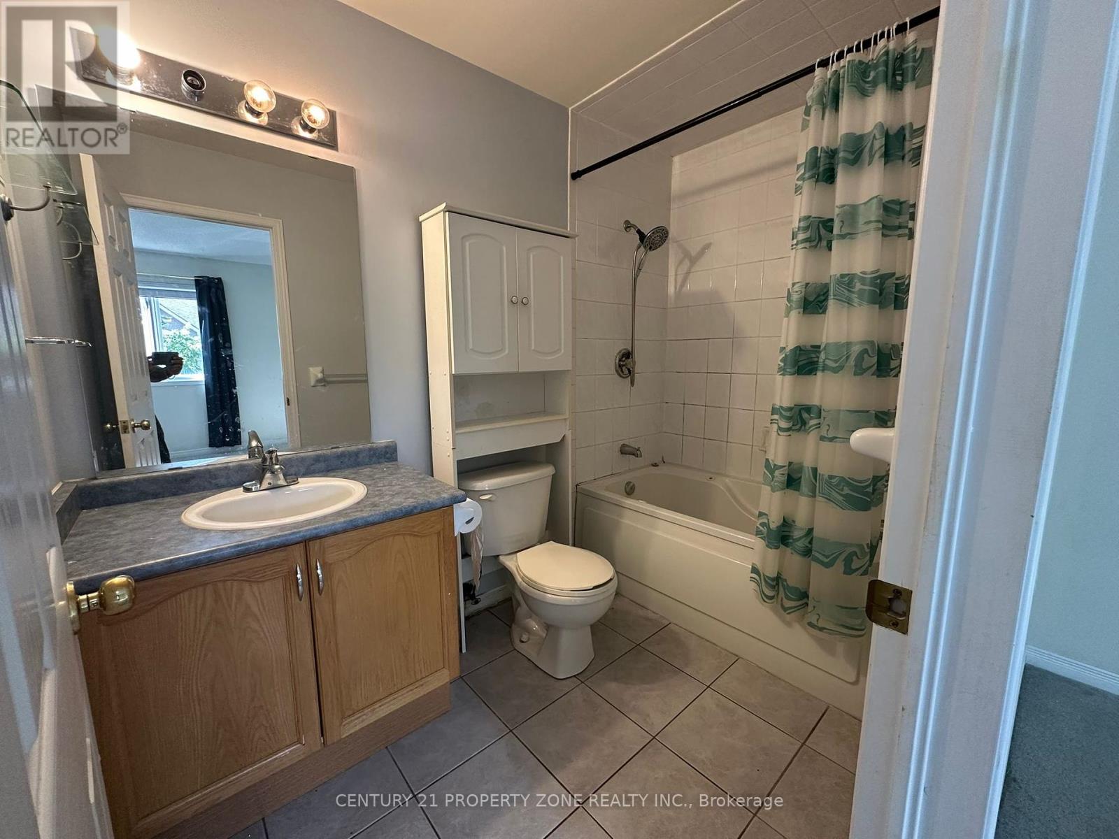35 - 1889 Upper Wentworth Street, Hamilton, Ontario  L9B 2T8 - Photo 14 - X12424267