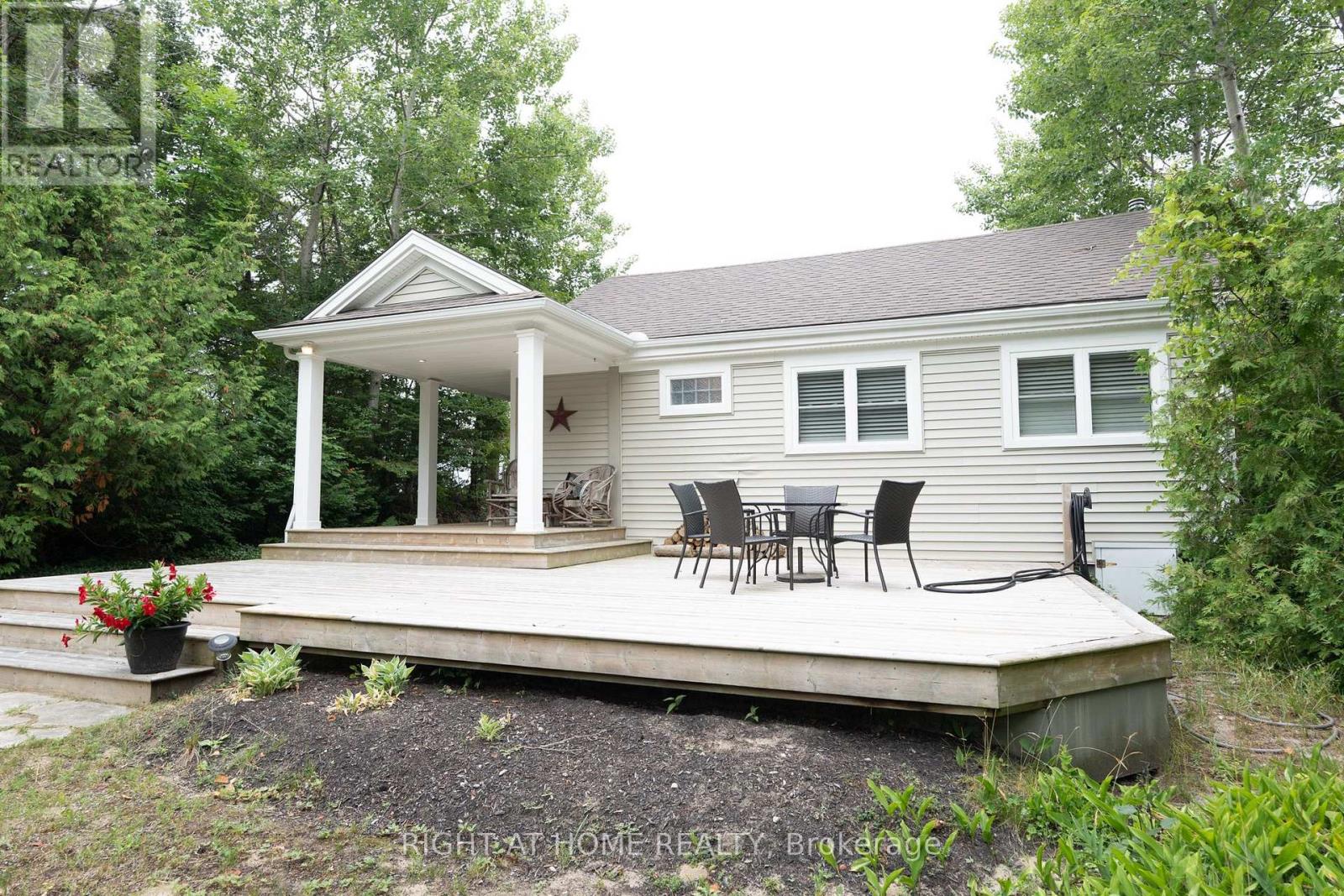 86647 Amberley Beach Rd Road, Ashfield-Colborne-Wawanosh, Ontario  N7A 3Y4 - Photo 10 - X12424270