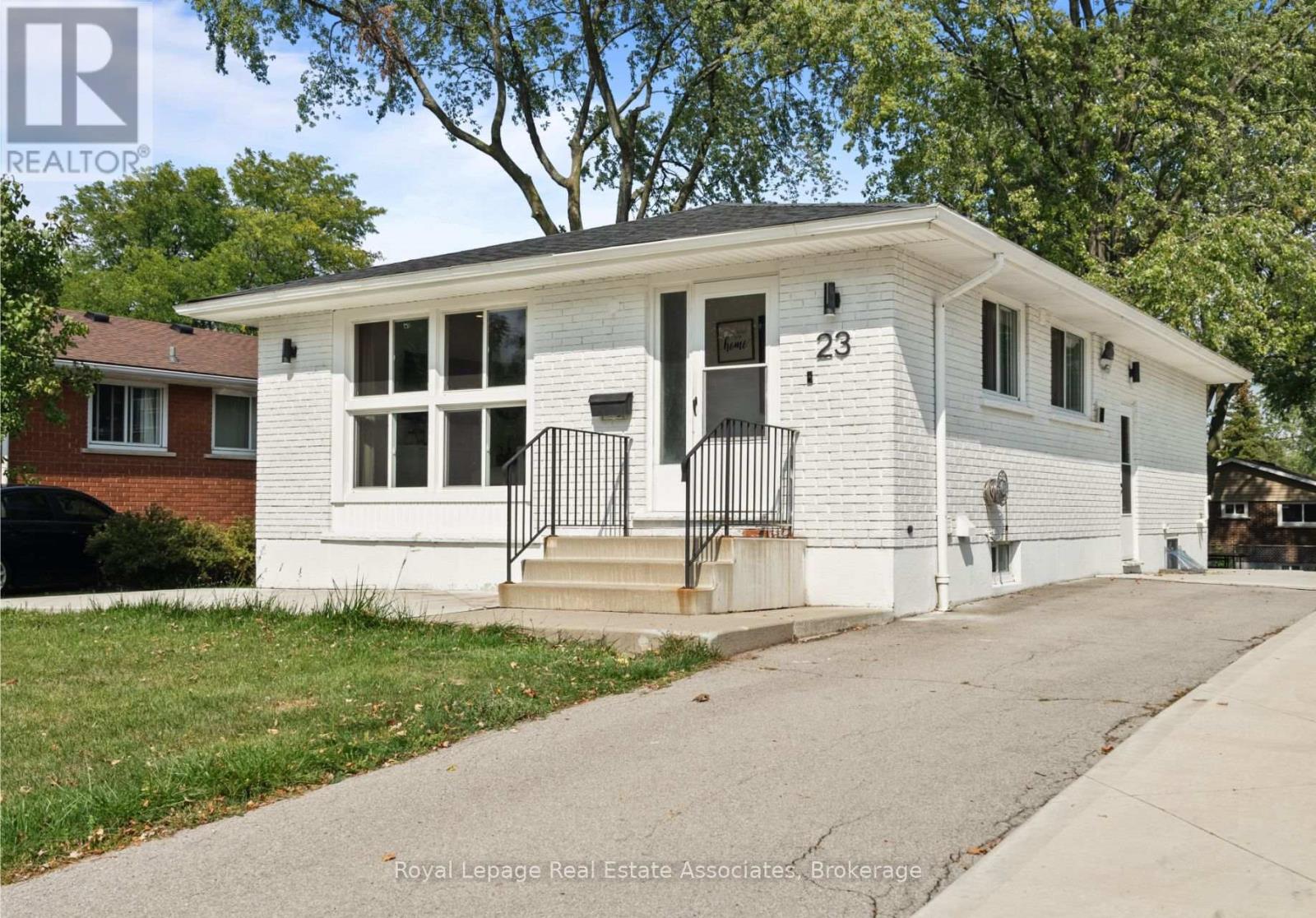 23 THORLEY DRIVE, Hamilton, Ontario