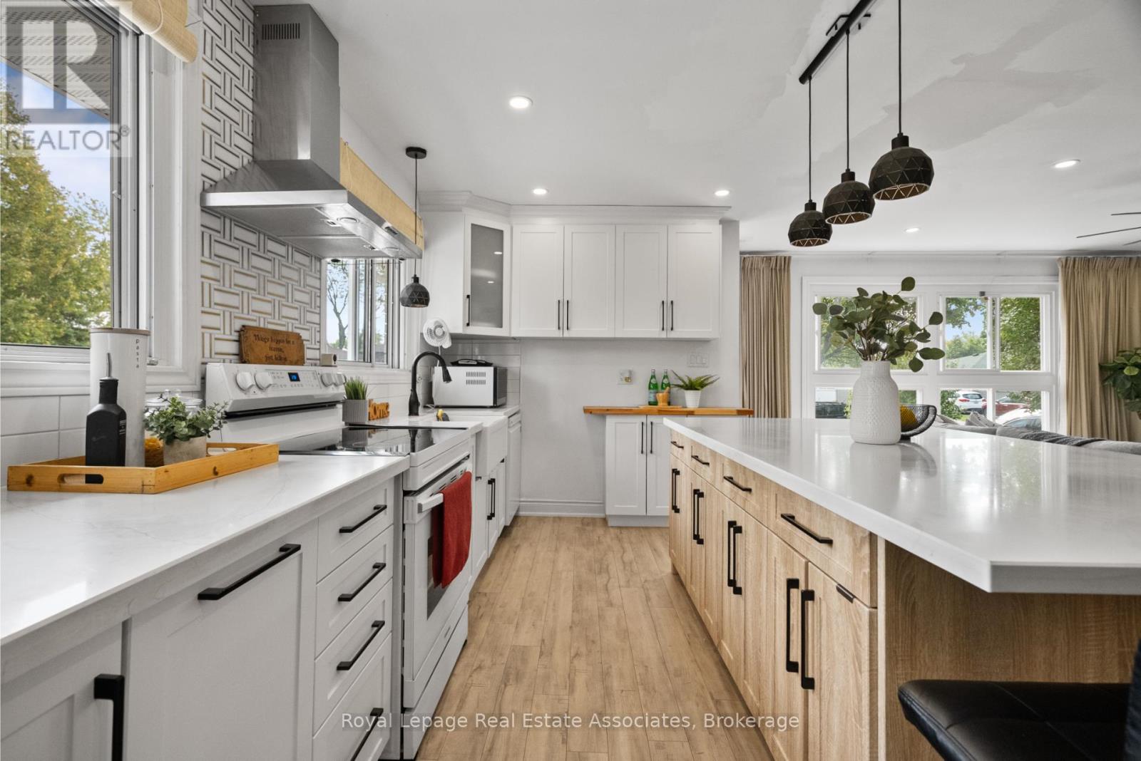 23 Thorley Drive, Hamilton, Ontario  L8T 2Y9 - Photo 7 - X12424274