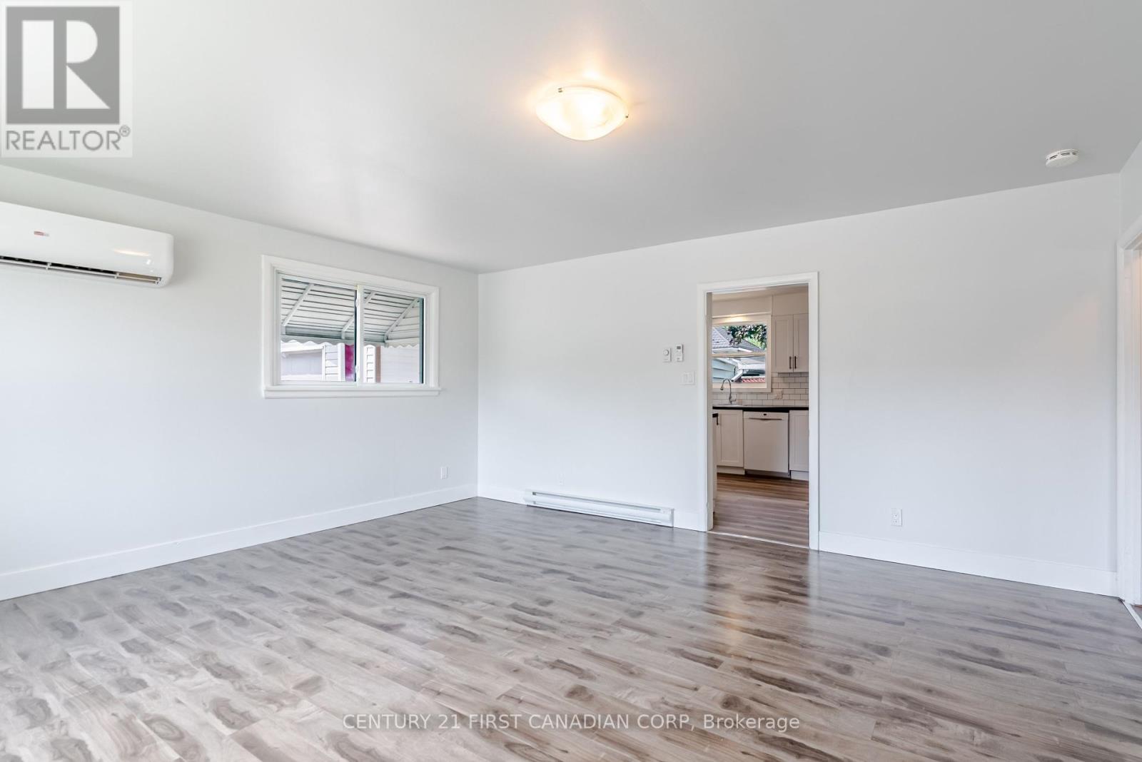 76 Myrtle Street, St. Thomas, Ontario  N5R 2G1 - Photo 10 - X12424449