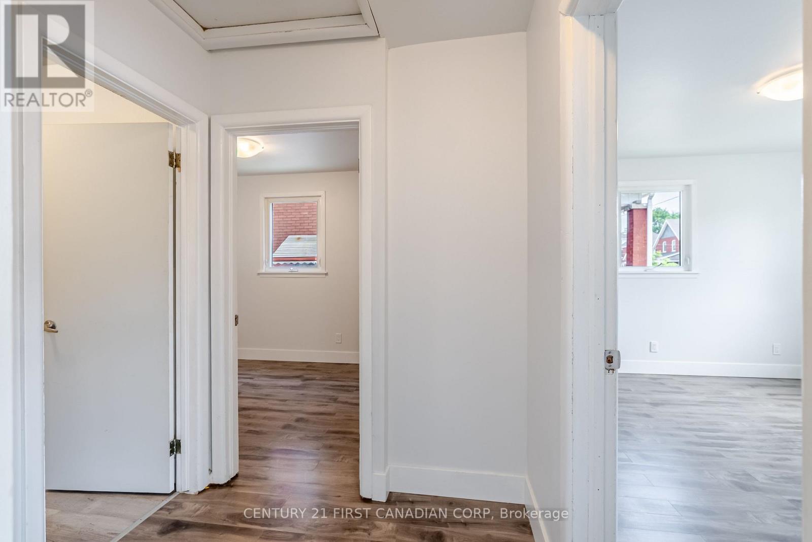 76 Myrtle Street, St. Thomas, Ontario  N5R 2G1 - Photo 11 - X12424449