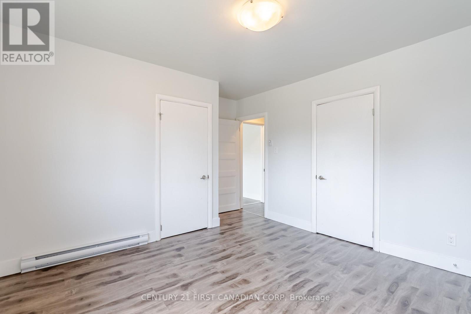 76 Myrtle Street, St. Thomas, Ontario  N5R 2G1 - Photo 13 - X12424449