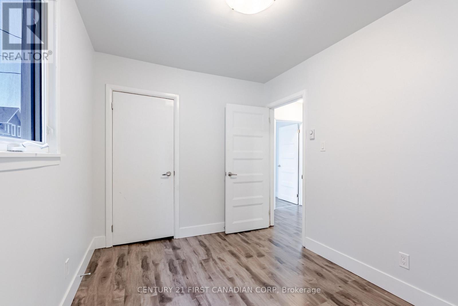 76 Myrtle Street, St. Thomas, Ontario  N5R 2G1 - Photo 16 - X12424449