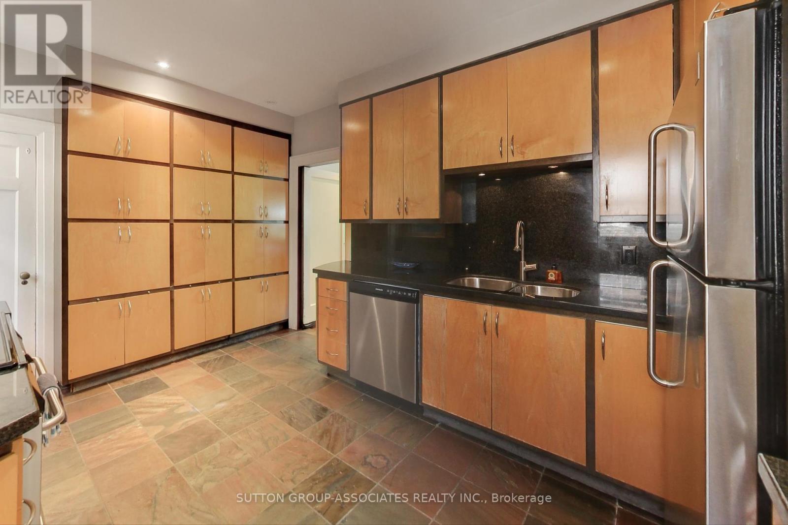 14 Bracondale Hill Road, Toronto, Ontario  M6G 3P4 - Photo 17 - C12424310