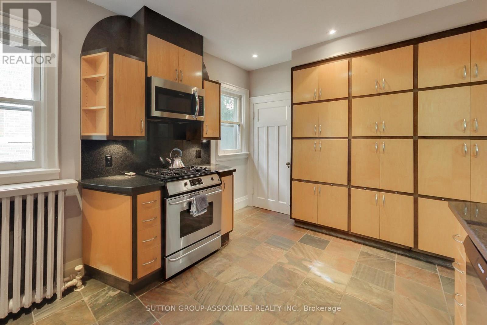 14 Bracondale Hill Road, Toronto, Ontario  M6G 3P4 - Photo 18 - C12424310