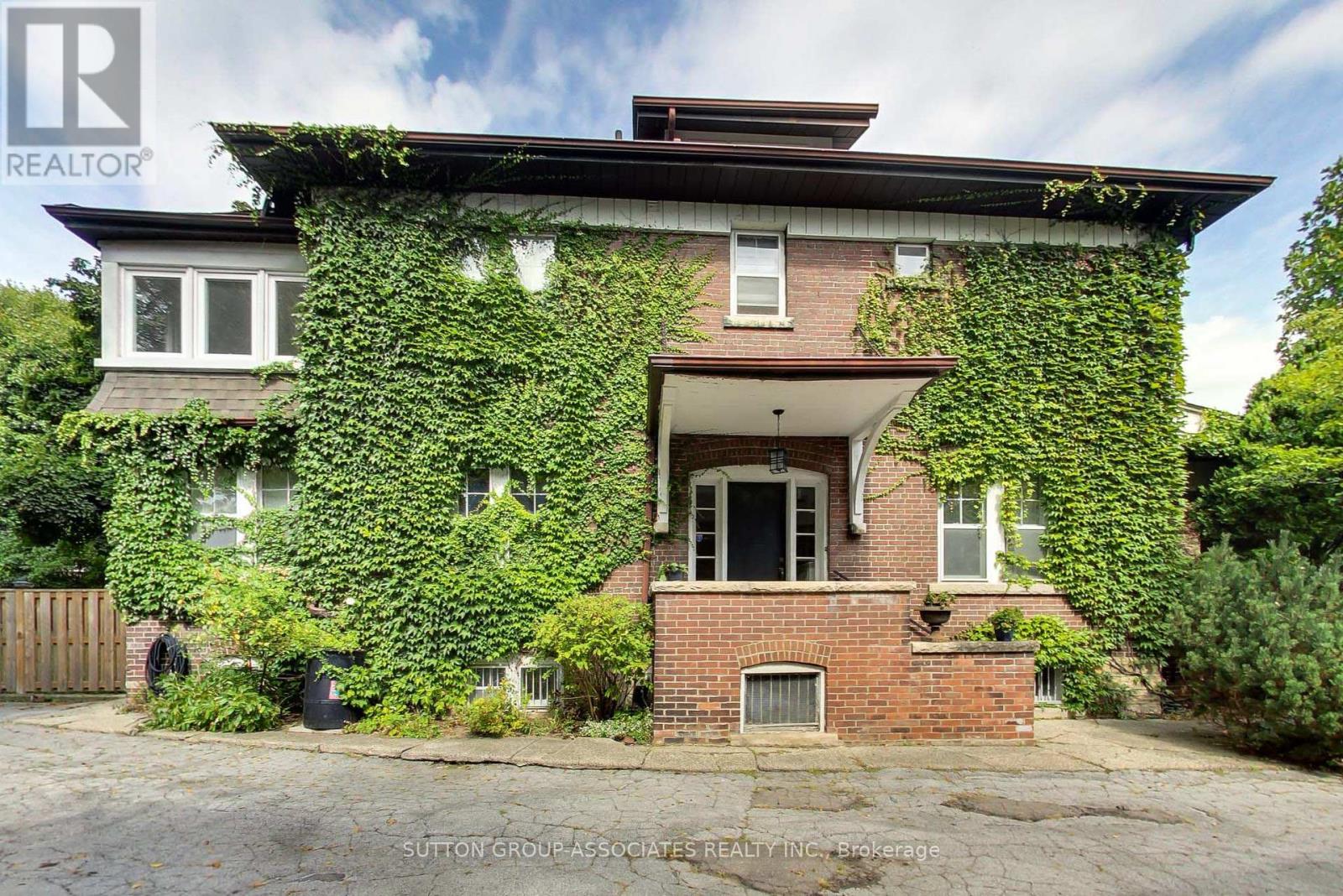 14 Bracondale Hill Road, Toronto, Ontario  M6G 3P4 - Photo 2 - C12424310