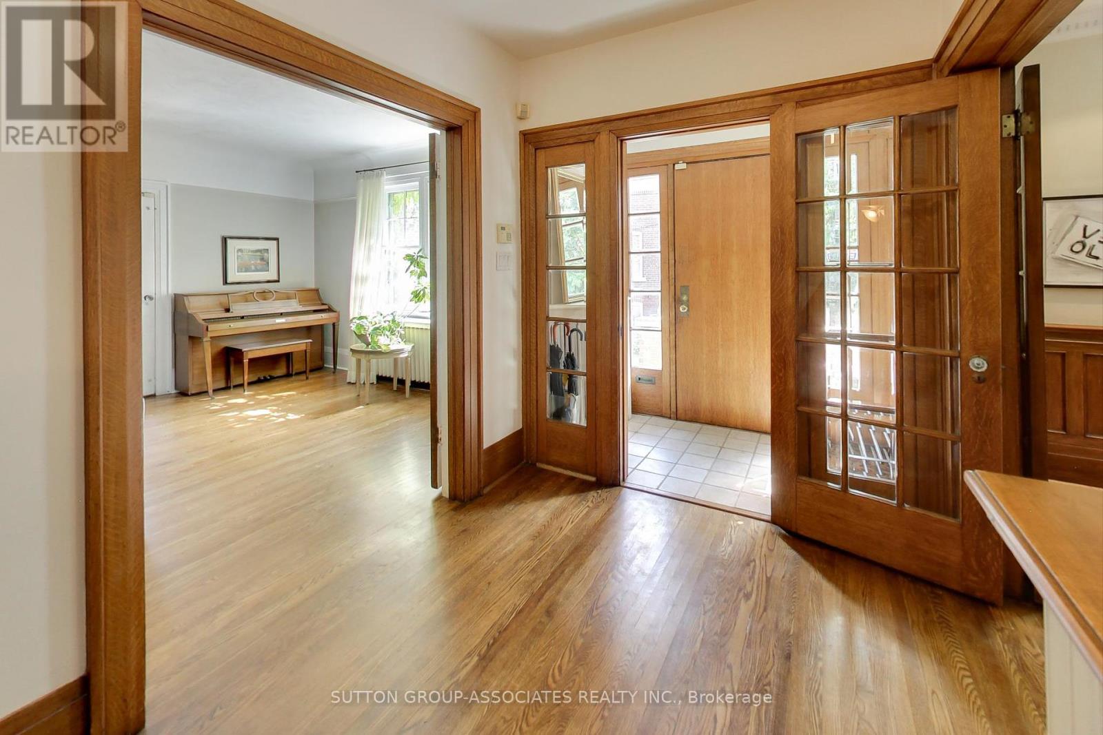14 Bracondale Hill Road, Toronto, Ontario  M6G 3P4 - Photo 5 - C12424310