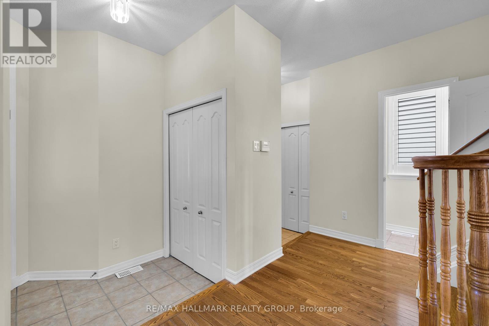 1924 Lobelia Way, Ottawa, Ontario  K4A 4R1 - Photo 3 - X12424408