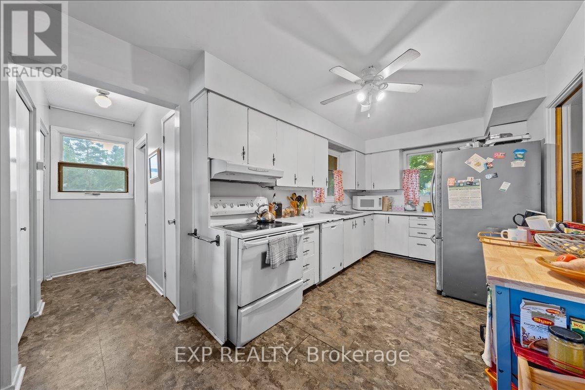 488 Bayview Drive, Ottawa, Ontario  K0A 3M0 - Photo 3 - X12424420